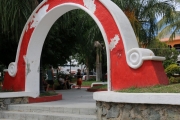 la-cruz-plaza